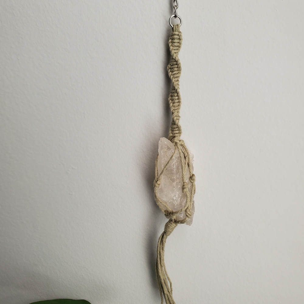 Macrame Crystal Quartz Keychain - Picture 4 of 7